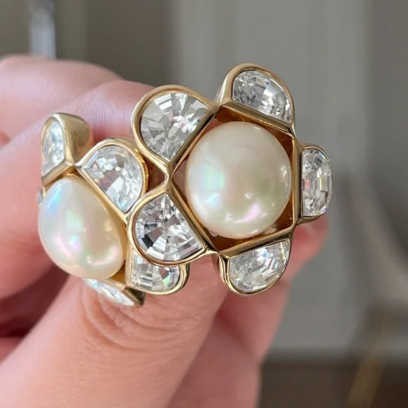 SOLD Vintage Christian Dior Flower Pearl Rhinestone Pedal 14k Gold Post Earrings - Picture 6 of 7